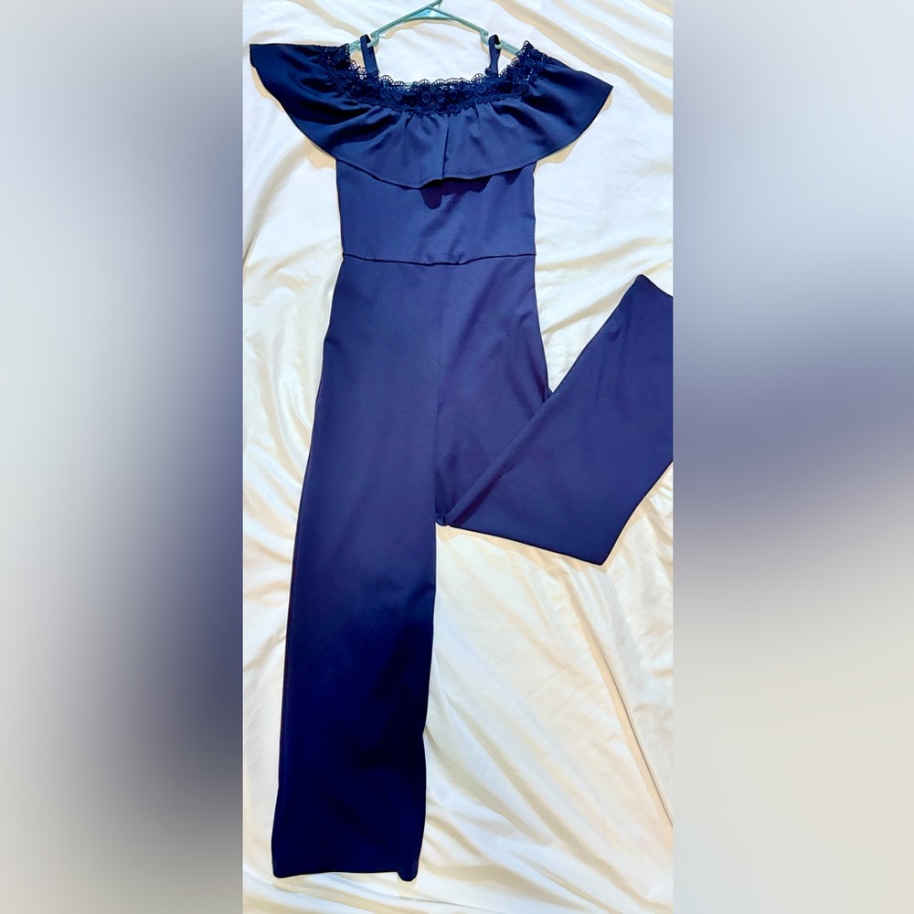 Navy Jumpsuit - Super cute Details
Size 14 Girls, Fits XS/SM adult as well!